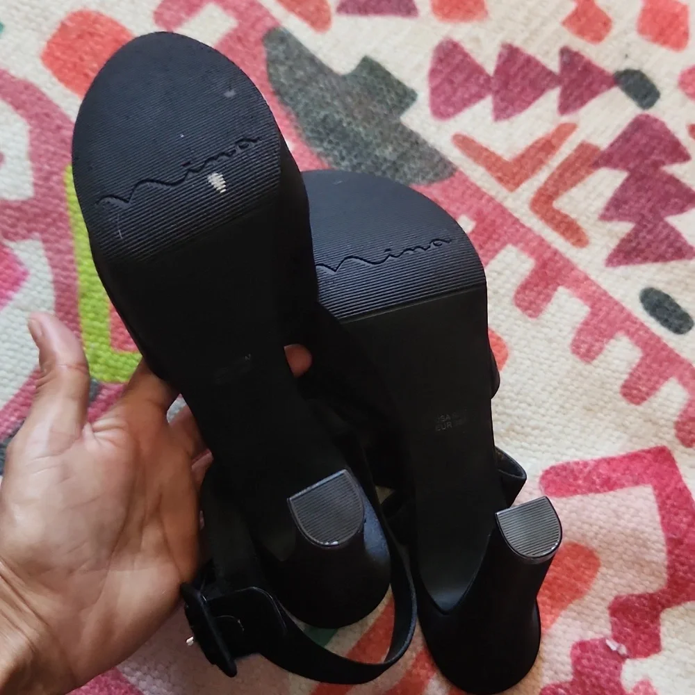 NINA NEW YORK PANGEA-LS BLACK LUSTER SATIN PLATFORM HEELS. Size 9.5